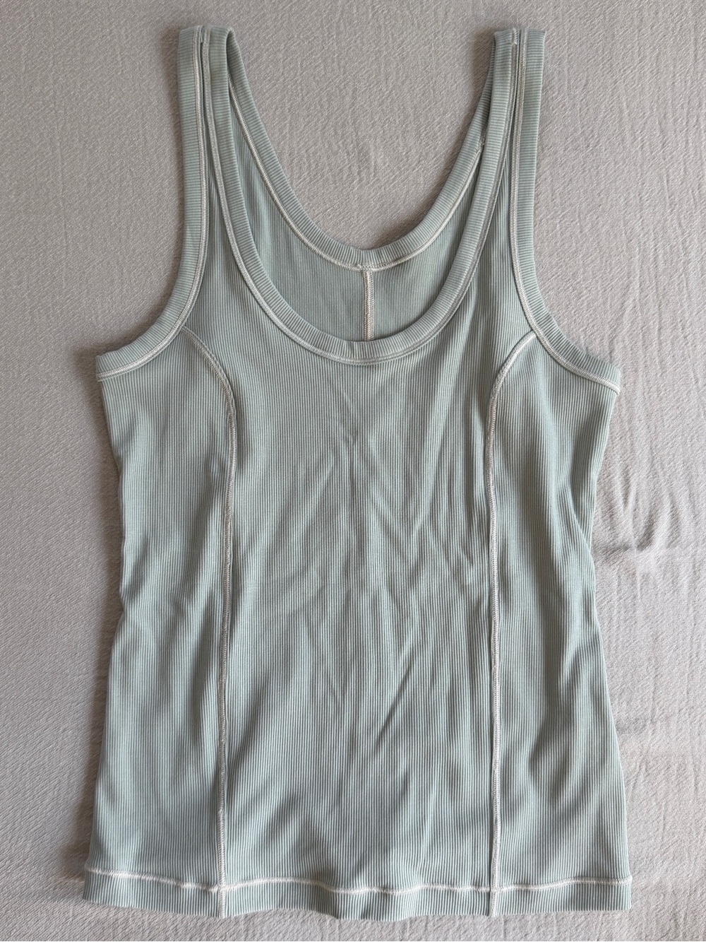 Vuori Pose Seams Tank in Sweet pea SZ XS BNWT